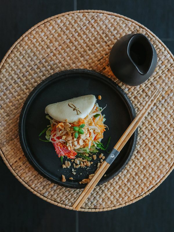 Akakiko bao bun with side sauce