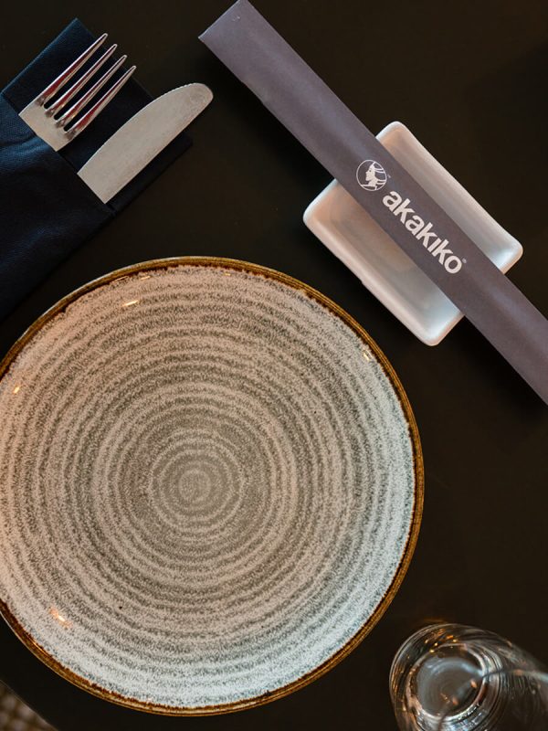 Akakiko plate and chopsticks with logo